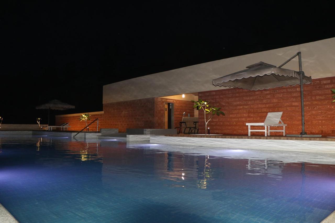 Abhishek Beach Resort And Spa Ganpatipule Kültér fotó